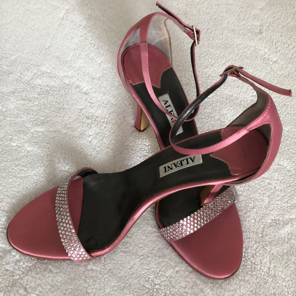 🆕ALFANI 💖🩶Pink Satin & Rhinestone Sandal! Size 7! Vintage! New! Never worn! - Picture 5 of 16